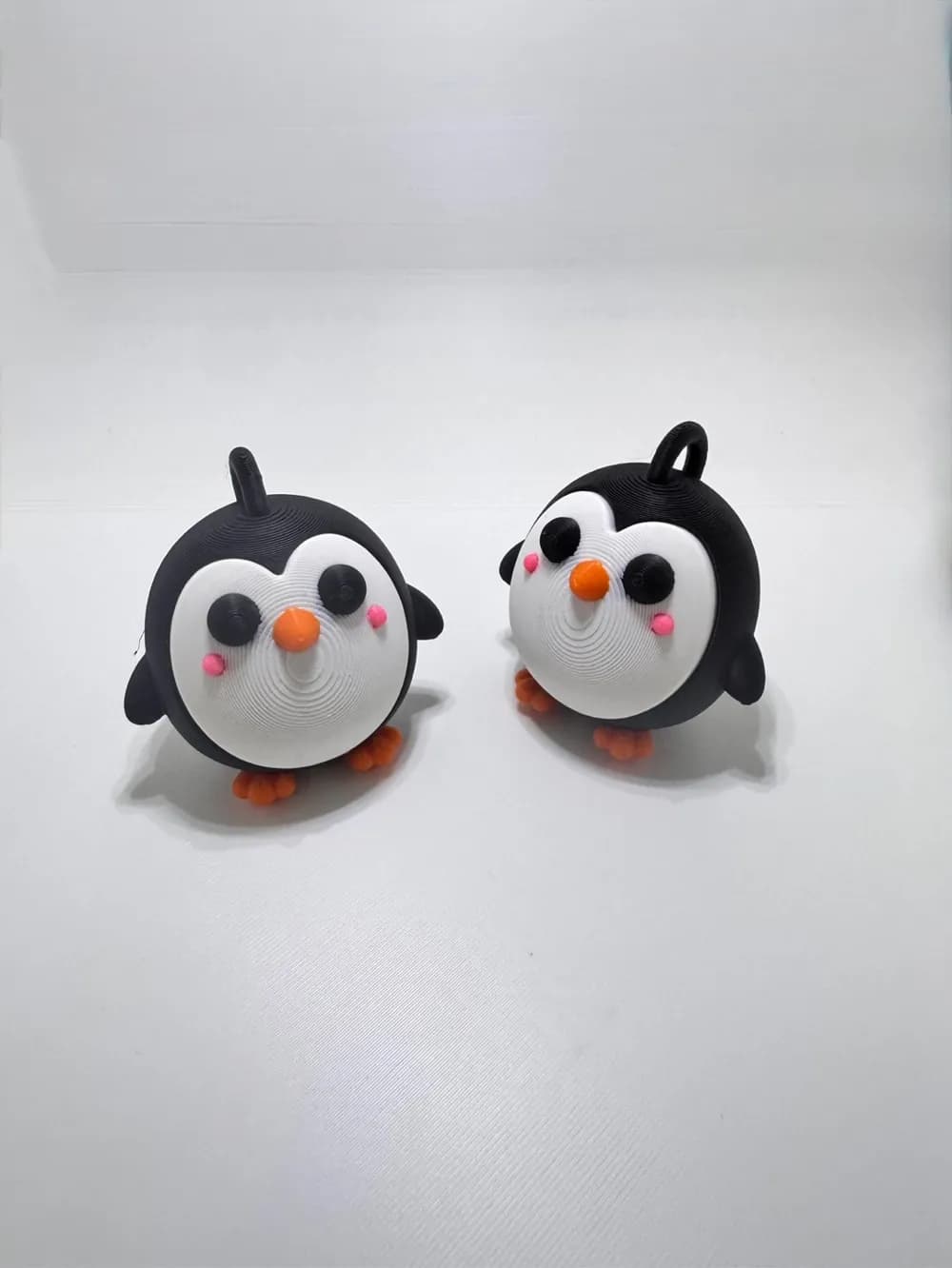 Cute Penguin 3D Printed Keychain – Adorable Animal Keyring thumbnail 3